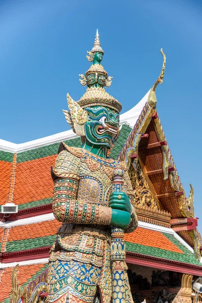 Guardián del Demonio en el Gran Palacio de Wat Phra Kaew, Bangkok - Tailandia — Foto de Stock