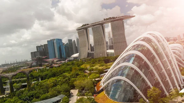 CINGAPURA - JANEIRO 1, 2020: Vista aérea da Marina Bay Area em um — Fotografia de Stock