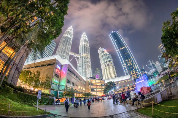 クアラルンプール,マレーシア- 2019年12月27日: F周辺の都市照明 — ストック写真
