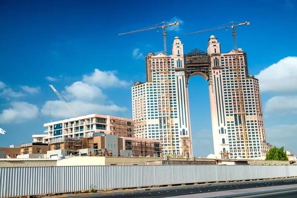 Abu Dabi, Uae - 8 Aralık 2016: Fairmont Marina Abu Dabi bui