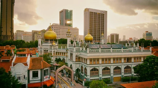 Masjid Sultan, Mesquita de Singapura no histórico Kampong Glam. Panora. — Fotografia de Stock