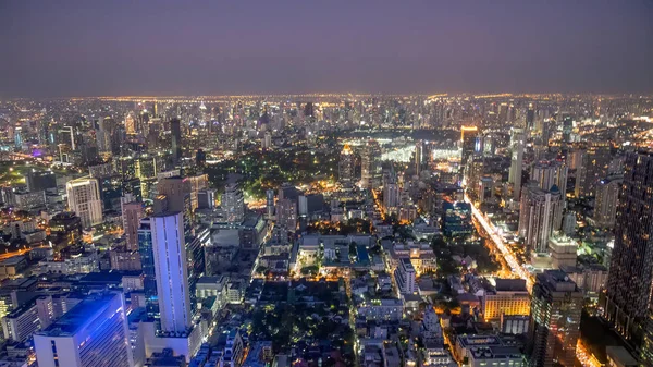 Vista aérea al atardecer del horizonte moderno de Bangkok, Tailandia —  Fotos de Stock