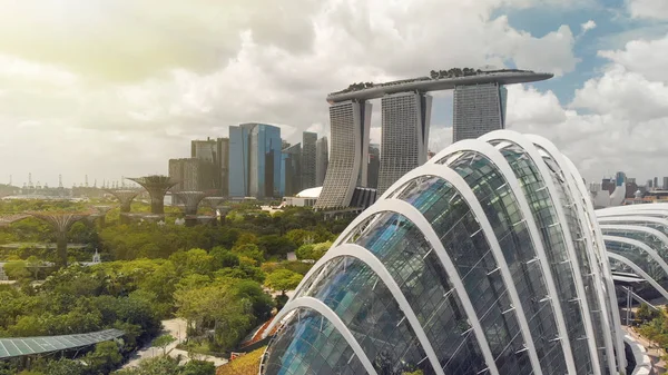 Singapur. Vista aérea del área de Marina Bay en un día soleado — Foto de Stock