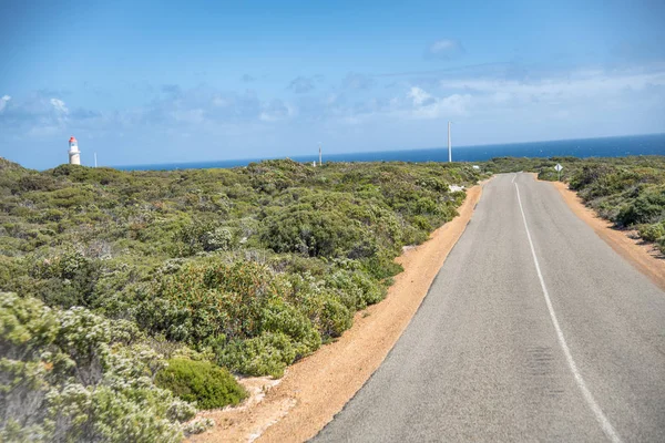 Estrada costeira incrível da Ilha Canguru em uma manhã ensolarada, Au — Fotografia de Stock