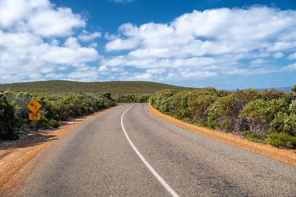 Incredibile strada costiera di Kangaroo Island in una mattina di sole, Au — Foto Stock