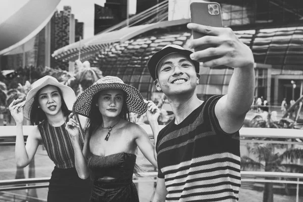 Three Mixed Genders Friends Walking City Taking Selfies Tourism Holiday — Stock Photo, Image