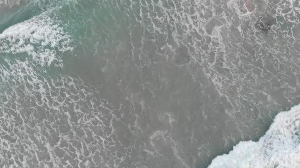 Malownicze Ujęcia Pięknych Fal Morskich Pianką — Wideo stockowe
