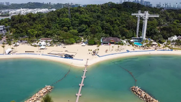 Bella vista aerea dell'isola Sentosa e della spiaggia di Siloso, Singap — Foto Stock