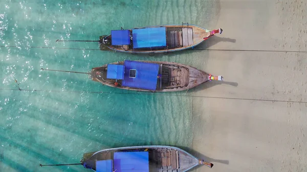 Vista panorámica o aérea de aguas cristalinas y ballenas. —  Fotos de Stock