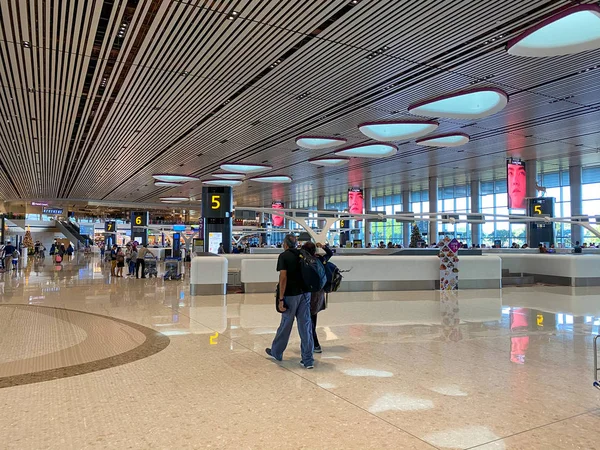 シンガポール- 2020年1月5日:チャンギ国際空港内 — ストック写真