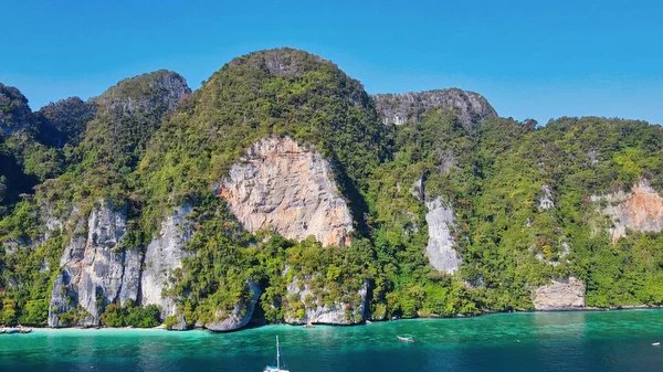 Phi Phi Don, Tayland 'da Maymun Sahili panoramik hava manzarası