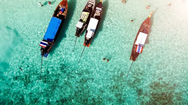 Lon Tail Trä Båtar i Thailand, antenn nedåt vy — Stockfoto