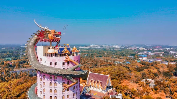 Vista aérea del Templo Dragón Wat Samphran en Sam Phran Distr —  Fotos de Stock