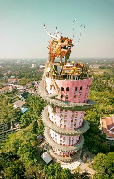 Vista aérea del Templo Dragón Wat Samphran en Sam Phran Distr —  Fotos de Stock