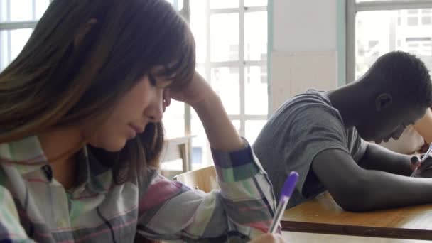 Imágenes Estudiantes Haciendo Pruebas Aula Escuela Secundaria — Vídeos de Stock