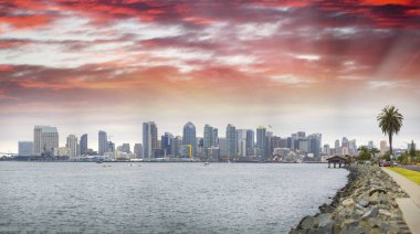 San Diego, California 'nın günbatımı silüeti