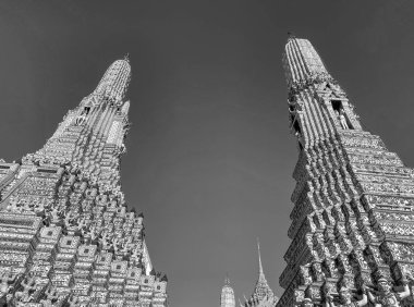 Wat Arun güzel mavi gökyüzüne karşı, Bangkok