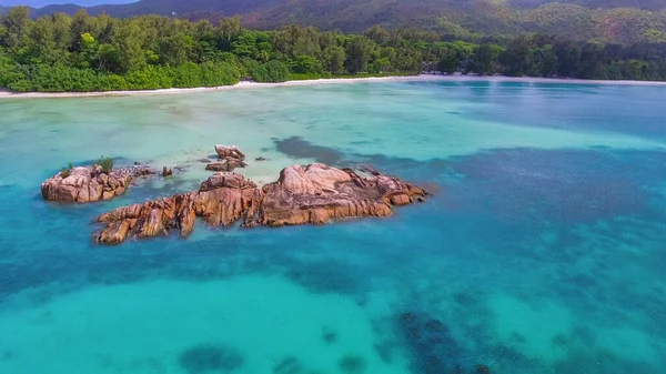 Amazing aerial view of beautiful tropical island — Stock Photo, Image