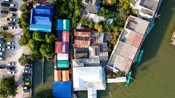 Vista aérea de Amphawa Market al atardecer, famosa floatin. — Foto de Stock