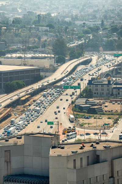 Trafic routier principal à Los Angeles, vue aérienne — Photo
