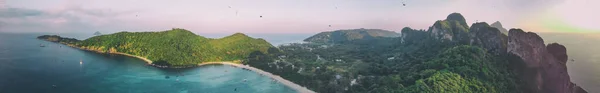 Increíble vista aérea de Nui Beach en Koh Phi Don Don Don Don, — Foto de Stock