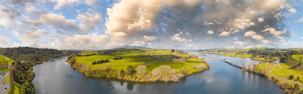 Nova Zelândia Vista aérea do campo ao pôr do sol — Fotografia de Stock