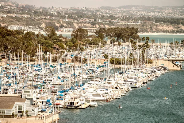 Dana Point Marina en un hermoso día de verano, California. — Foto de Stock