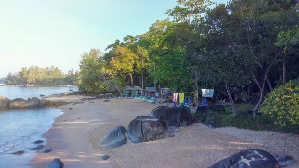 Khao Lak litoral, bela vista aérea em uma manhã ensolarada, Th — Fotografia de Stock