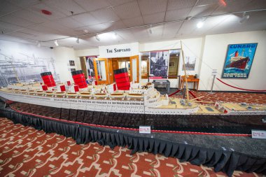 BEACH, CA - 1 AĞUSTOS 2017: Tarihi Kraliçe Mary demirledi 