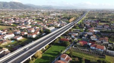Lido Di Camaiore otoyolunun hava görüntüleri, İtalya