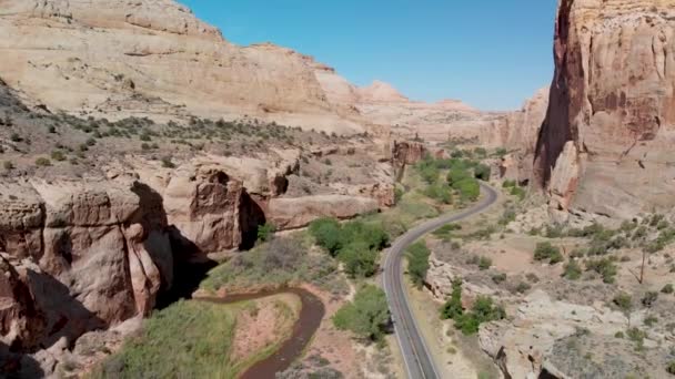 Coches Movimiento Largo Carretera Del Parque Nacional Zion Vista Aérea — Vídeo de stock