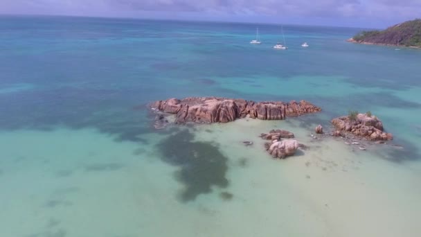 Malerische Luftaufnahmen Der Schönen Küste Sonnigen Tag — Stockvideo