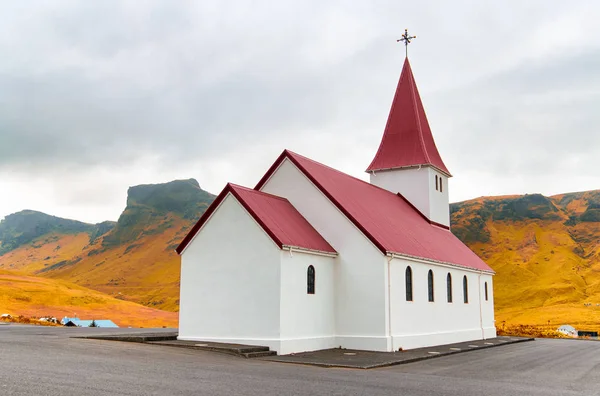 Вик Myrdal Churck Летний Сезон Красная Крыша Исландия — стоковое фото