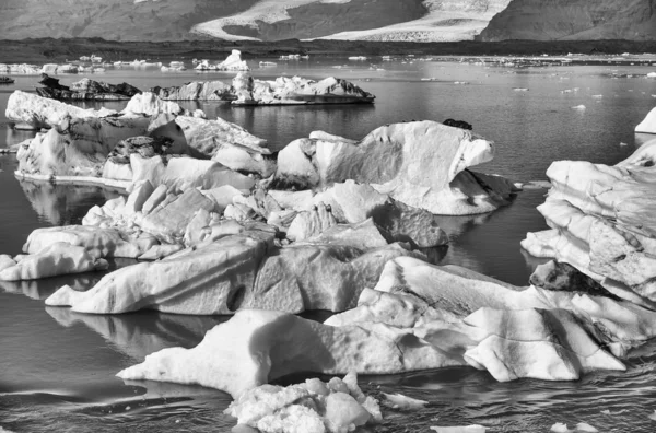 Zlanda Avrupa Jokulsarlon Buzulu Gölünde Kış Mevsiminde Karla Birlikte Suda — Stok fotoğraf