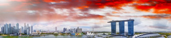 Singapore Flygfoto Vid Solnedgången Himmel Färger Över Staden Skyskrapor — Stockfoto