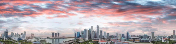 Singapore Skyline Panoramautsikt Från Drönaren Vid Solnedgången Byggnader Och Skyskrapor — Stockfoto