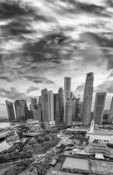 Singapur Vista Aérea Atardecer Colores Del Cielo Sobre Rascacielos Ciudad —  Fotos de Stock