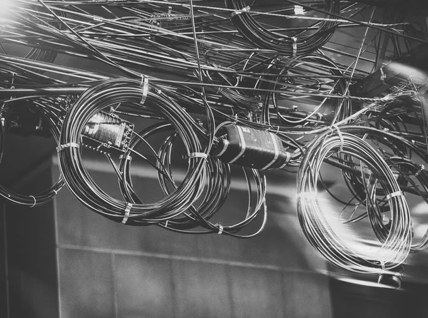 バンコク市にもつれたと乱雑な電線 — ストック写真