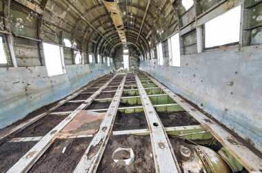 Güney İzlanda 'daki kara plajdaki destansı uçak kazası..
