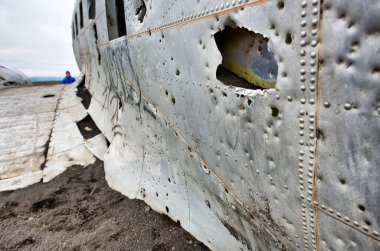 Güney İzlanda 'daki kara plajdaki destansı uçak kazası..