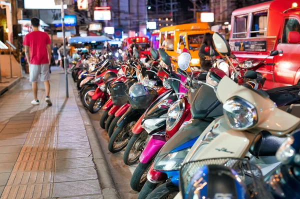 Phuket Thailand Dezembro 2019 Ruas Patong Noite Com Turistas Patong — Fotografia de Stock