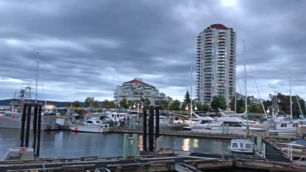 Bilder Båtar Och Båtar Hamnen Molnig Dag — Stockvideo