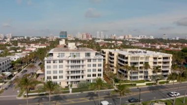 Florida 'da güzel bir günde Palm Beach okyanus manzarası