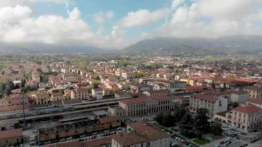 Lucca şehrinin hava panoramik görüntüleri