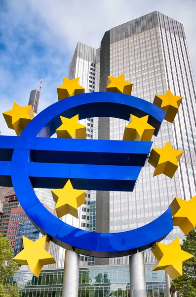 Geschäfts Und Finanzkonzept Mit Riesigem Euro Zeichen Der Zentrale Der — Stockfoto