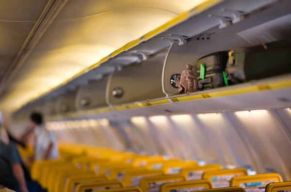 Oświetlone Wnętrze Samolotu Koncepcja Wakacji Podróży Płytkie Dof — Zdjęcie stockowe