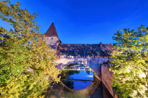 Castillo Nurnberg Una Hermosa Noche Verano Alemania Edificio Medieval Schlayerturm — Foto de Stock