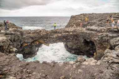 Mauritius 'taki Gris Gris Plajı, bulutlu bir günde kıyı şeridi..