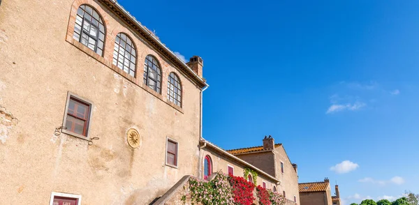 Schönes Antikes Haus Vor Blauem Himmel Bolgheri — Stockfoto