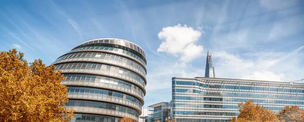 Moderna Byggnader Södra Sidan Themsen Med City Hall London — Stockfoto